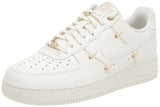 NIKE Air Force 1 ’07 LX, Sneaker Mujer, Sail Sail Sail Metallic Gold, 41 EU