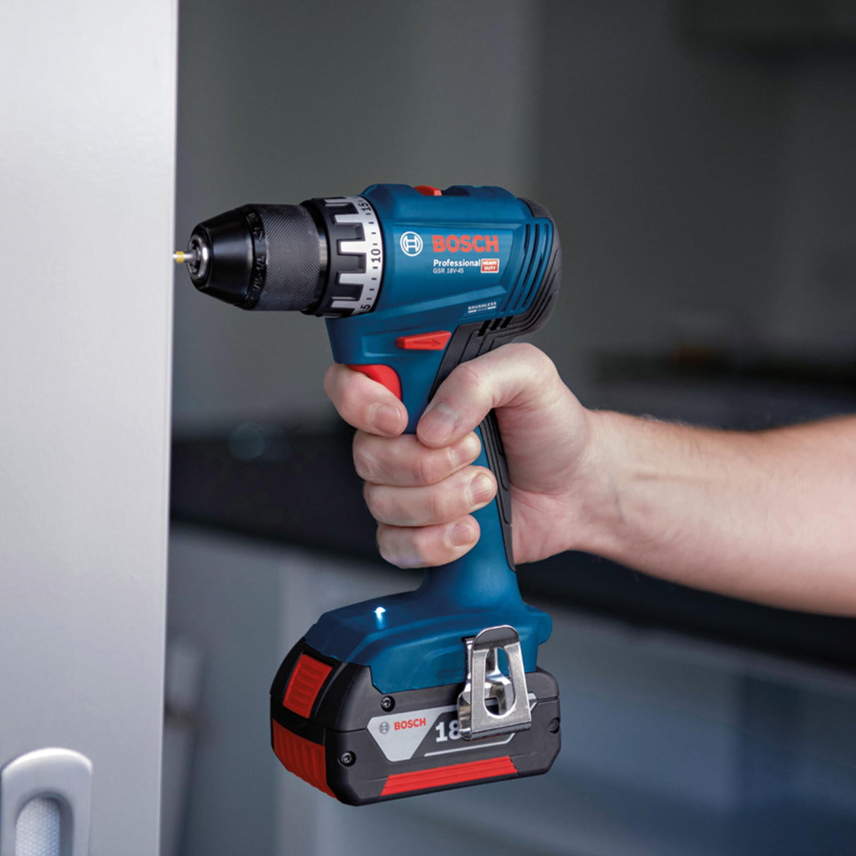 Bosch Professional 18V System GSR 18V-45 - Atornillador a batería (45 Nm, diametro máx. tornillo 8 mm, sin batería, en L-BOXX), Azul