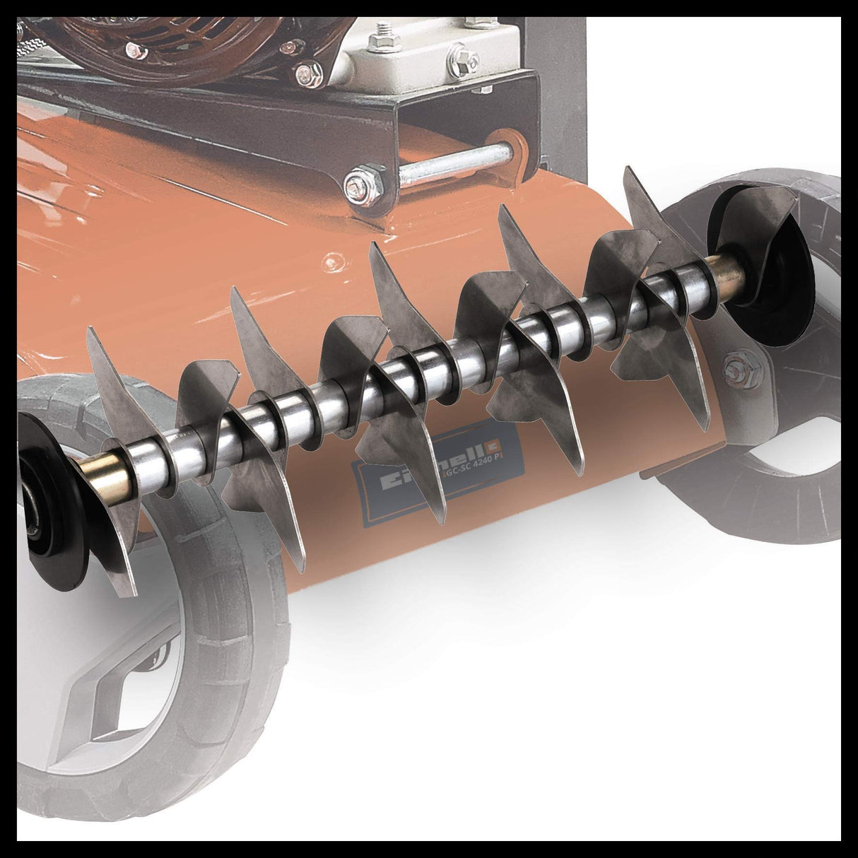 Einhell GC-SC 4240P - Escarificador de Gasolina para césped, 4,2 kw, Motor de 4 Tiempos, Unidad de Corte de rodamiento de Bolas con 18 Cuchillas de Acero, Ajuste de Profundidad de rastrillo de