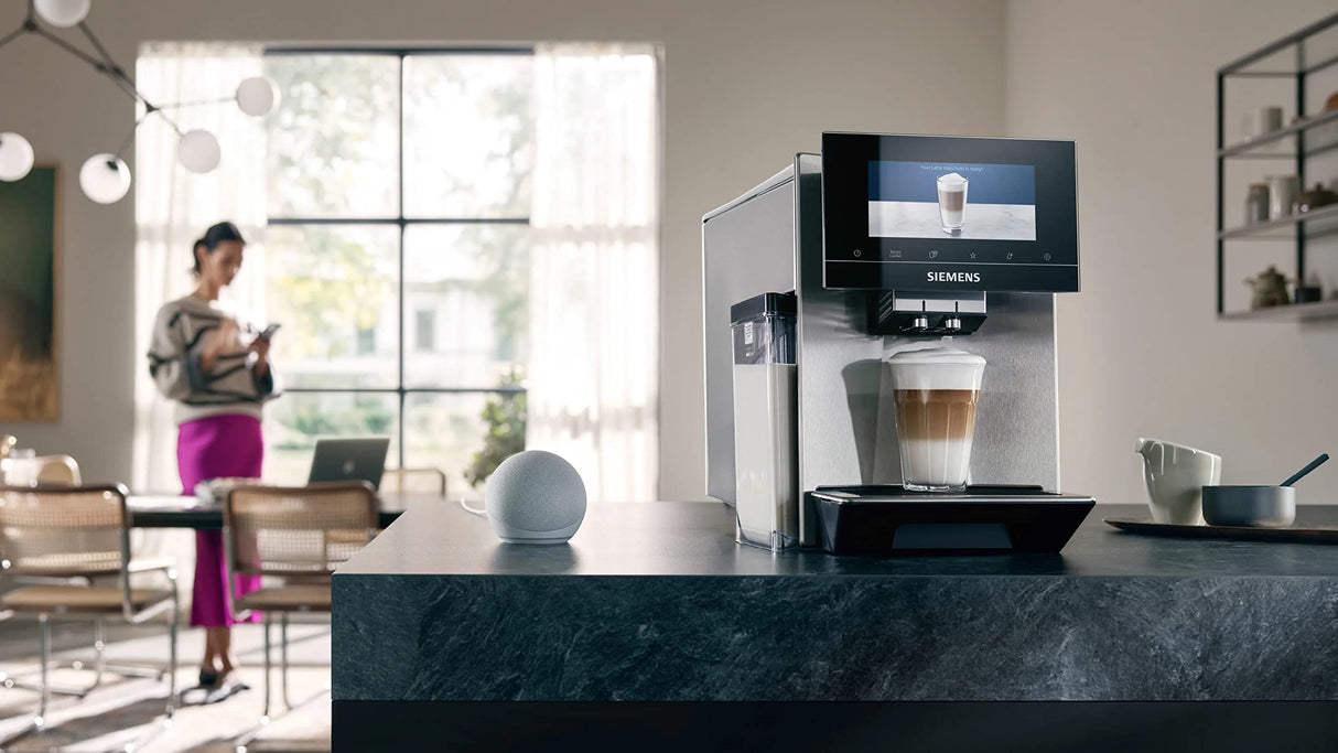 Siemens EQ900, cafetera totalmente automática con molino, BaristaMode, eGrinder, sistema beanIdent, pantalla iSelect de 6,8 pulgadas, aplicación Home Connect, acero inoxidable, TQ905R03