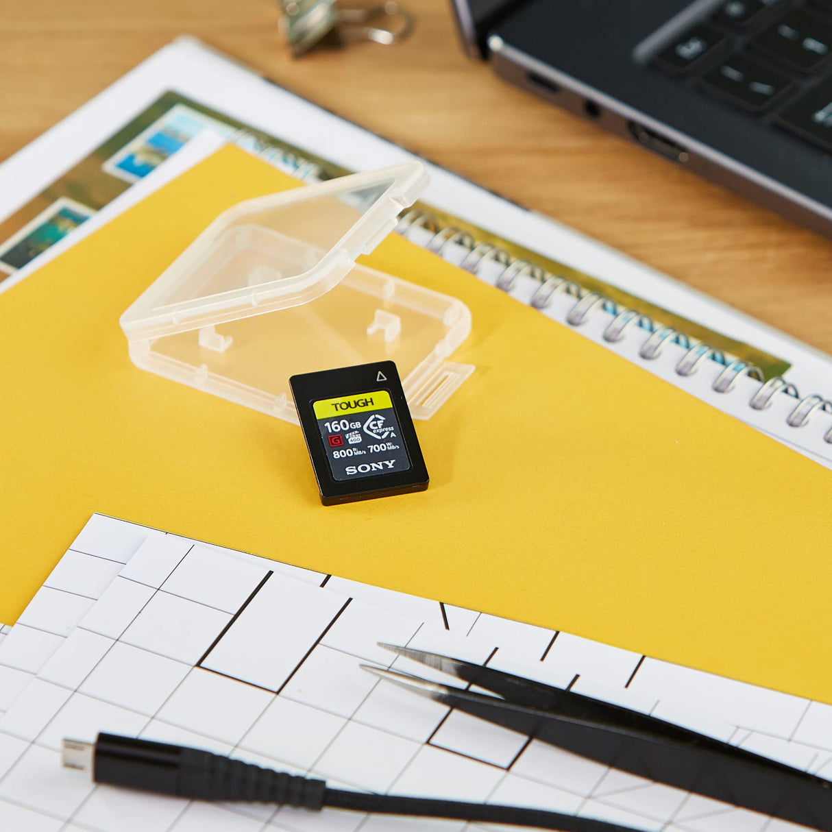 Sony CEAG80T.SYM - Tough Cfexpress Tarjeta de Memoria Flash de 80 GB Tipo A, VPG400 Serie G de Alta Velocidad con garantía de Rendimiento de vídeo (Lectura de 800 MB/s y Escritura 700 MB/s), Negro