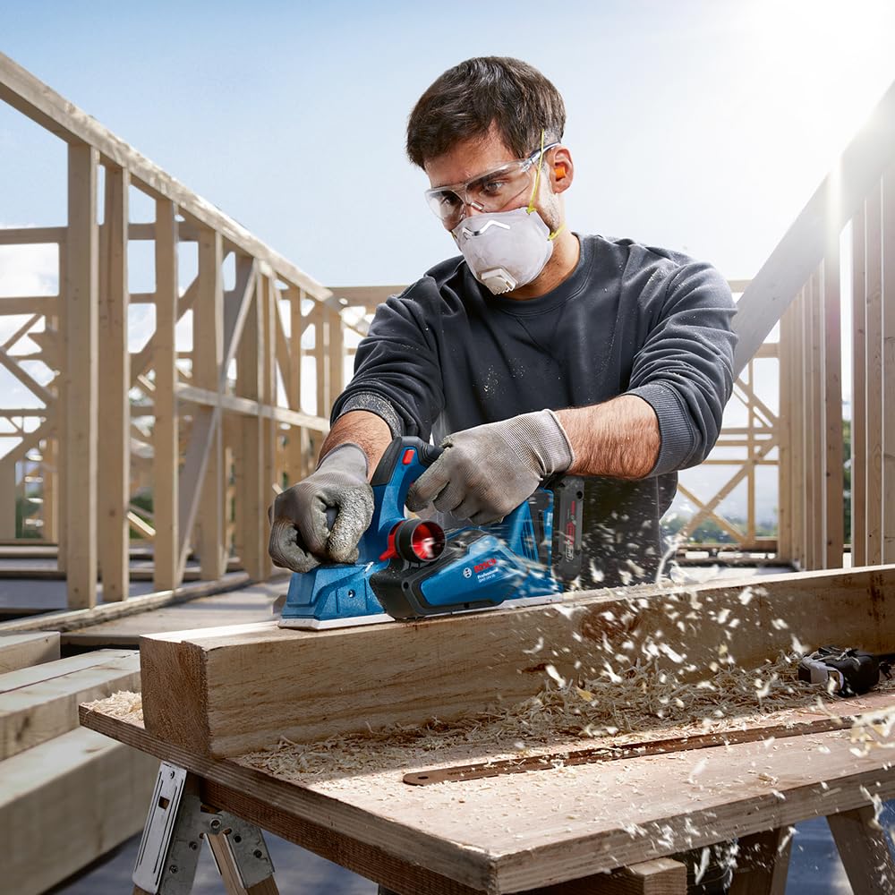 Bosch Professional 18V System cepillo a batería GHO 18V-26 (Brushless, incl. bolsa para polvo, tope paralelo, 1 cuchilla Wood Razor, sin baterías ni cargador, en L-BOXX)