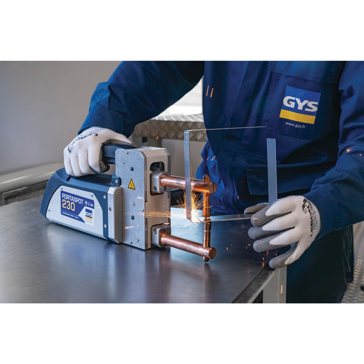 YS Portaspot 230 Mig Spot Welder Welding Heavy Duty Professional full Digital Microprocessor Controlled Handheld Stapler Design Metal Vehicle Weld with Variable Digital Controls 022256-GYS
