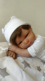 Bebè Reborn Bruno.Muy Realista,Mide 52CMY Pesa 2,3KG,Cuerpo Y Dimensiones HIPERREALISTA,MANITAS Y PIES PROPORCIONADOS,Hecho EN ESPAÑA,Vinilo DE Silicona,Mucha Movilidad.