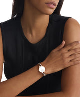 Calvin Klein Reloj De Movimiento De Cuarzo De Dos Manecillas para Mujer Colección Sculpted Embrace con Pulsera Rígida de Acero Inoxidable Bicolor - 25100060