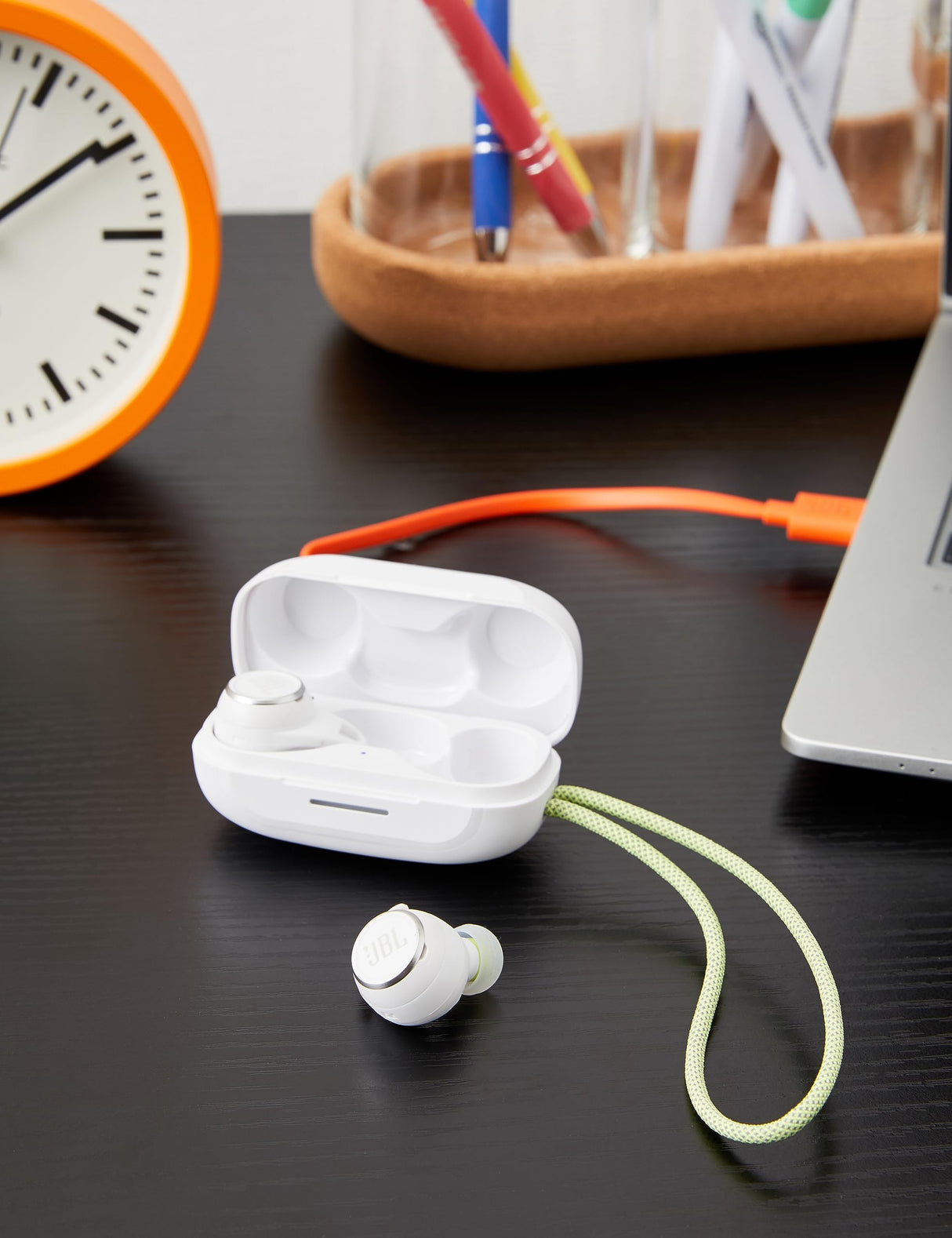 JBL Reflect Aero Auriculares con tecnología True Adaptive Noise Cancelling, resistentes al agua, batería de 8 horas, en blanco
