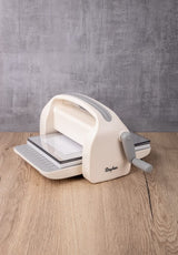 Rayher Máquina troqueladora y relieves A4, apertura 22,5 cm, 12 piezas, manualidades, 50275000
