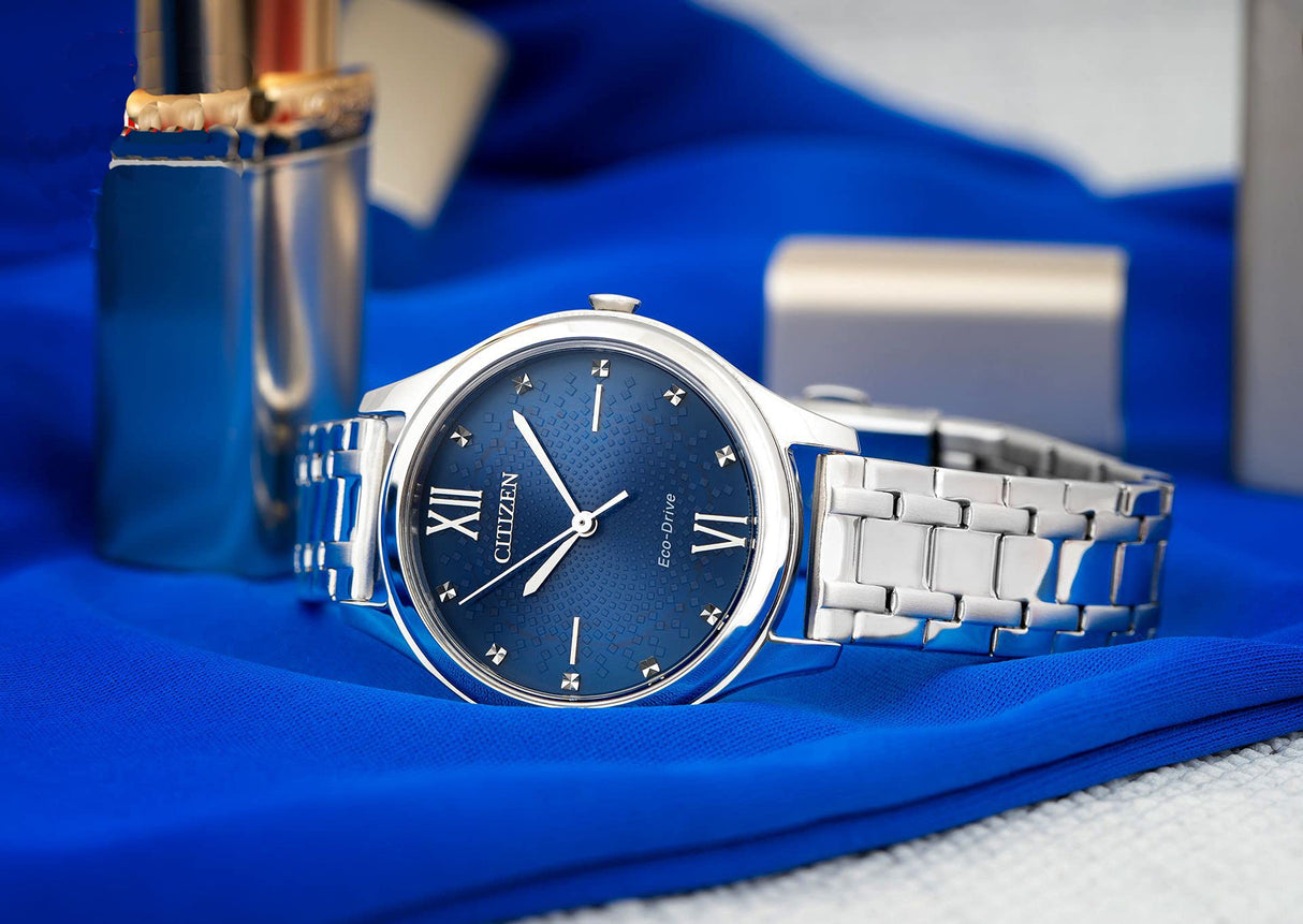CITIZEN Reloj Analógico para Mujer de Eco-Drive con Correa en Acero Inoxidable EM0500-73L