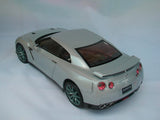 IXO Collections 1:8 IXO Nissan GT-R – Maqueta de construcción, construcción de Stand-Modelo, Kit de construcción, maqueta, función de luz, Kit de construcción