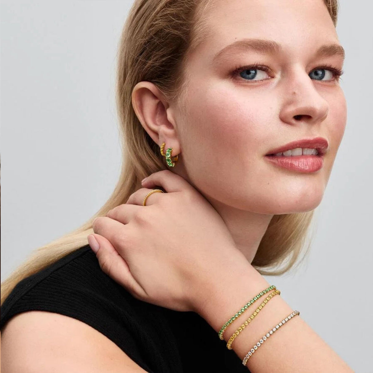 Pandora Pulsera de tenis verde brillante chapada en oro de 14 quilates con cristales de la colección Timeless, longitud: 16 cm, 561469C02-16, 561469C02-16, Plata de ley, Circonita cúbica
