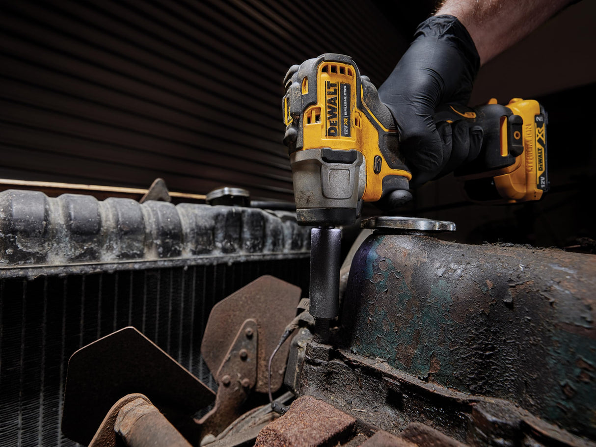 Dewalt Llave IMP de 12 V XR B/L SUB 3/8 pulgadas, 2 x 2 AH
