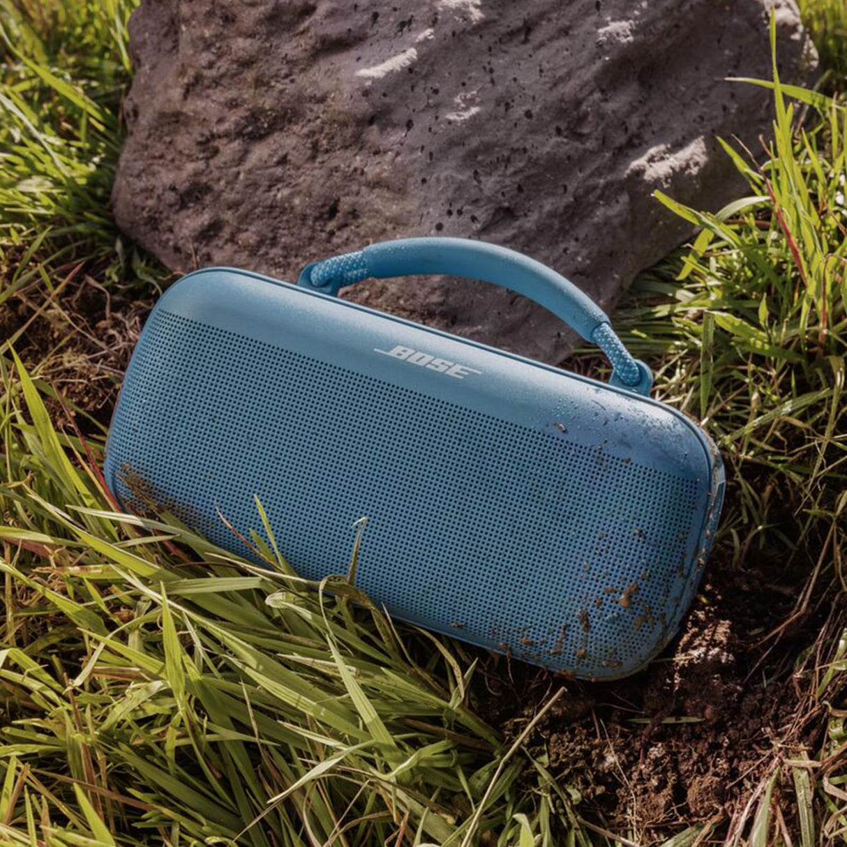 Bose SoundLink Max, Altavoz portátil con bluetooth para exterior con graves potentes, Resistente al agua estéreo con Bluetooth y conexión USB-C, Hasta 20 h de autonomía, AUX de 3,5 mm, Azul Oscuro