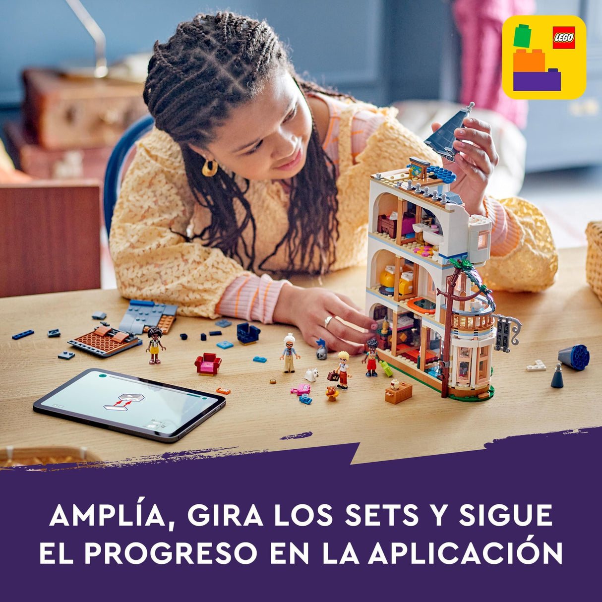 LEGO Friends Hostal del Castillo de Juguete, Juego con Hotel y 4 Mini Muñecos, Regalo para Niñas y Niños de 12 Años o Más, Figura de un Perro y Accesorios, Decoración para la Estantería 42638