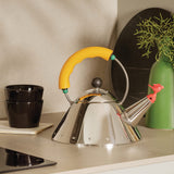 Alessi Kettle 9093/1 Y - Hervidor de Design, para la Cocción por Inducción, Fondo en Acero Inoxydable 18/10 Brillante con Mango y Chiflete en Forma de Pajarito en PA, Amarillo, 100cl