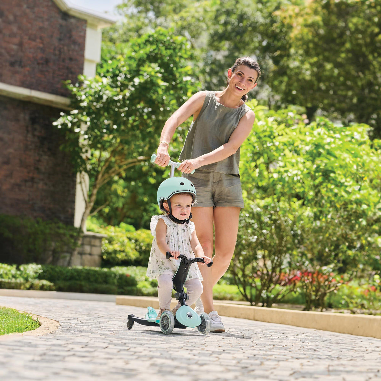 Globber - GO•UP Active Lights 360 - Patinete evolutivo con Asiento Giratorio 360°, reposapiés, Luces LED y 3 Ruedas, para niños de 15 Meses a 6 años - Rosa Pastel