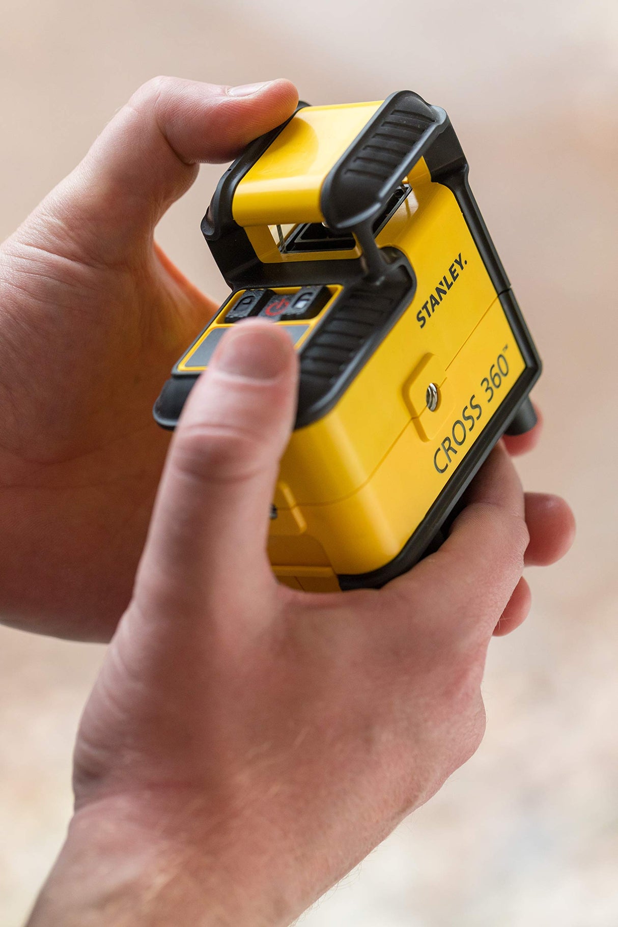 STANLEY STHT77640-1 - Nivel láser 360 grados de luz roja a pilas