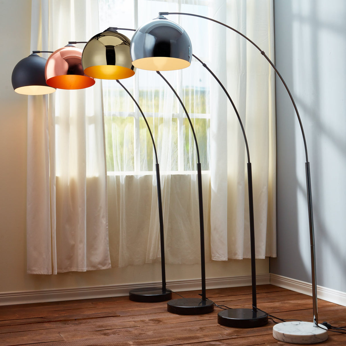 Lámpara LED de Pie Estándar Curvada y Cromada Arquer Versanora VN-L00010-EU