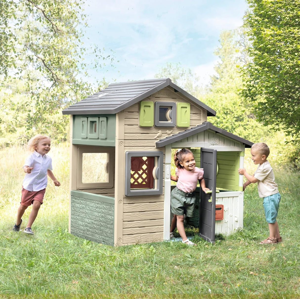 Smoby Life - Casa de Juegos Friends House EVO con 2 Puertas, 6 Ventanas – Fabricada en Material Reciclado, Protección UV, para Niños a Partir de 3 Años (7600810208)