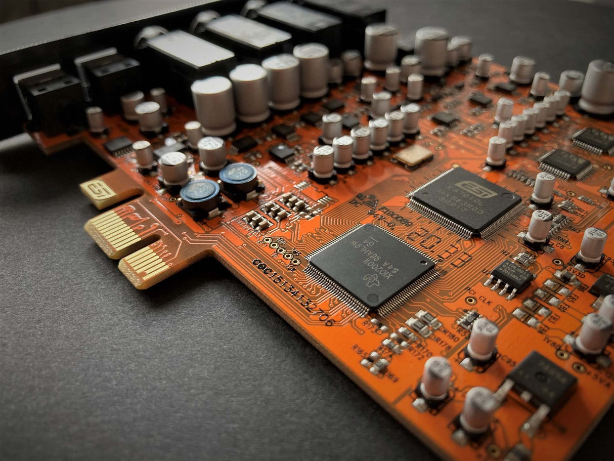 ESI MAYA44 eX | Interface de audio PCIe de 24 bits/96 kHz con 4 entradas/4 salidas
