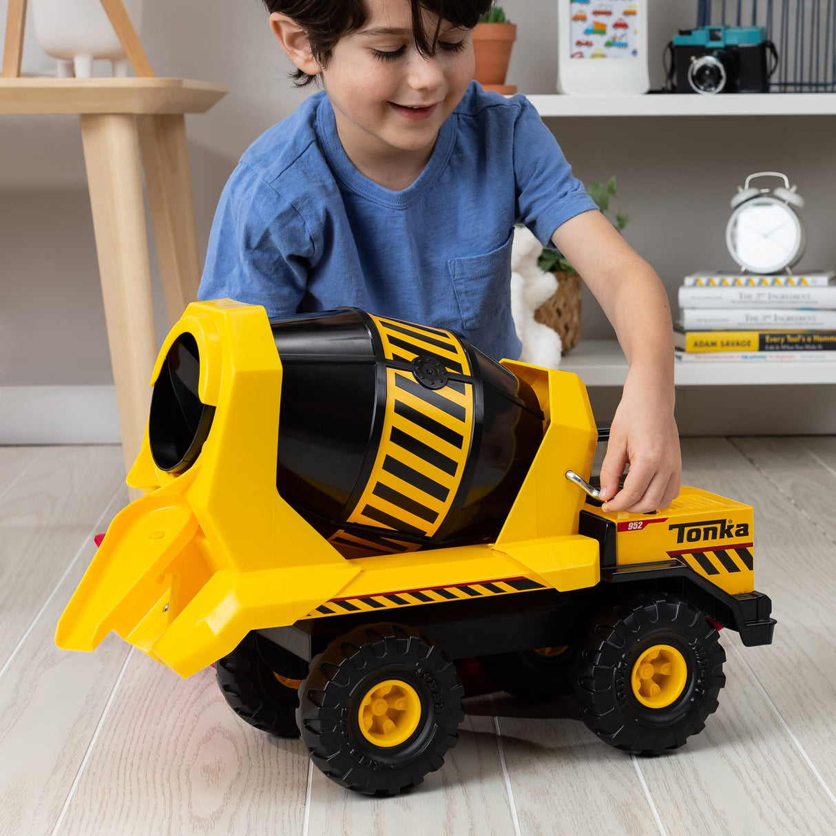 Steel Classics Gran hormigonera, Tonka, juguete de construcción., vehículos de juguete para el juego creativo, desarrollo de las habilidades motrices, regalo para niños y niñas partir de 3 años
