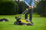 RYOBI Recortadora sin Hilos sin Hilos 18 V One+ RY18LMX40C-0 - Ancho Ø40 cm, Bandeja semirrígida 50 L, Ajuste centralizado, Mango Plegable - Batería no incluida