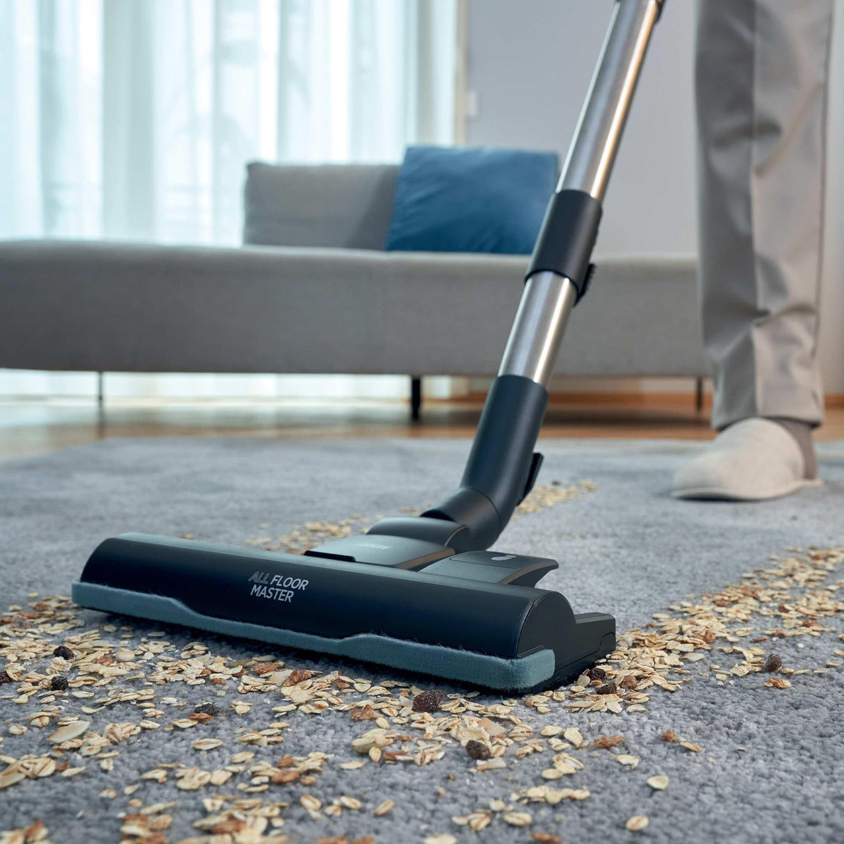 Hoover HE2 - Aspiradora con Bolsa compacta y Potente - para Suelos Duros y alfombras - Trineo con Cable - Filtro EPA - Bolsa 3,5L - Accesorios Integrados - Radio de acción 10 m - 850W [HE2Z10A]