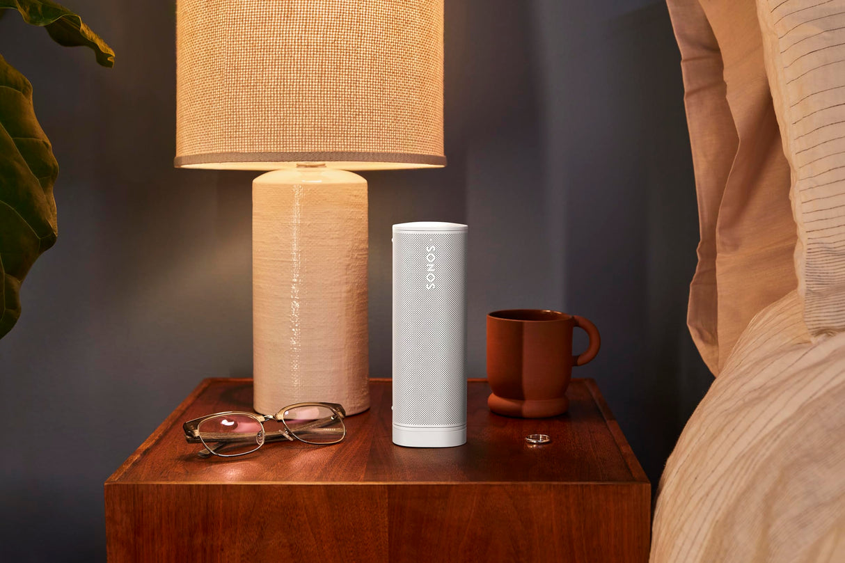 Sonos Roam 2 | Altavoz portátil Impermeable y Ligero con Bluetooth, Wi-Fi, 10 Horas de autonomía, Control por Voz y Uso Tanto en Interior como Exterior - Blanco