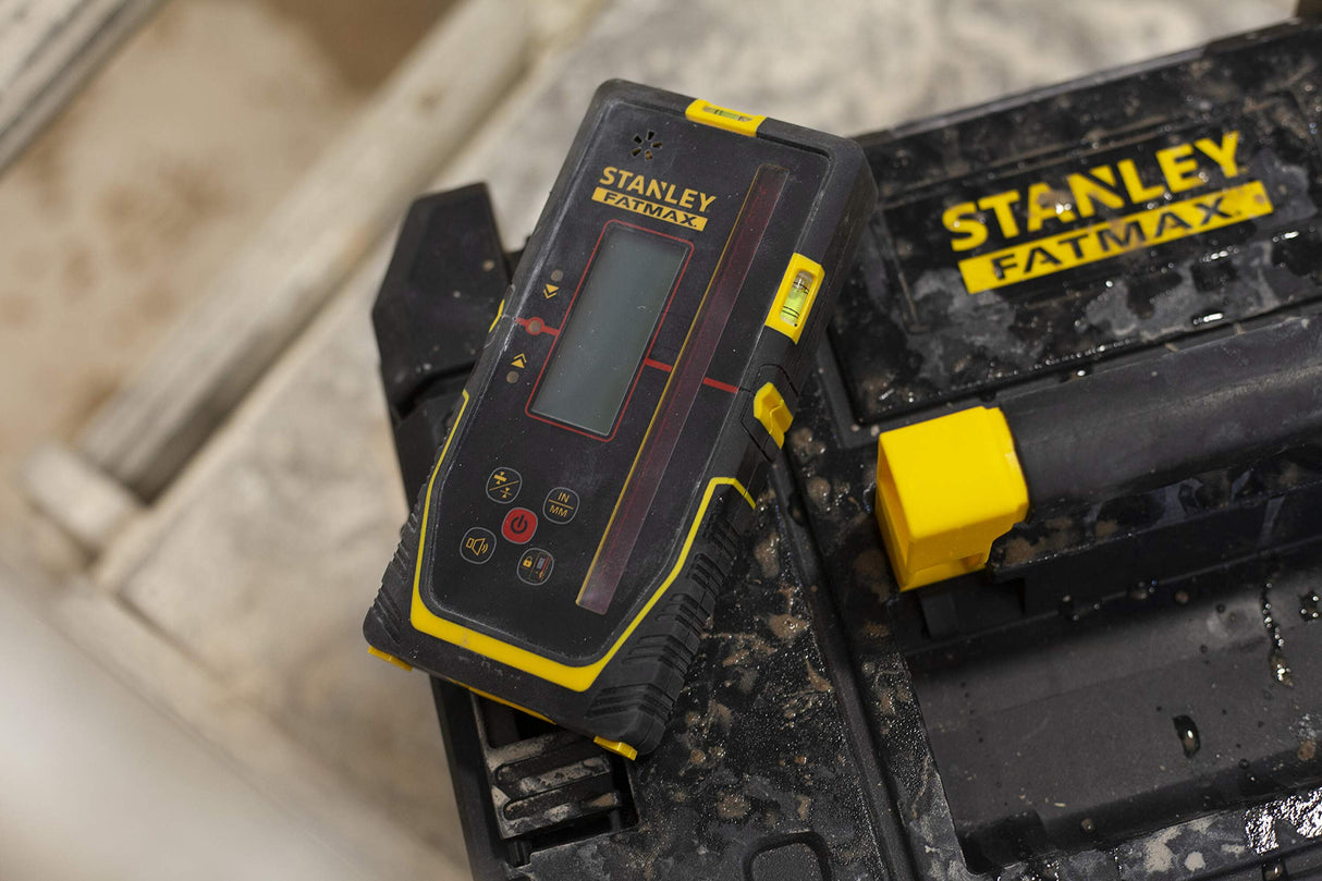 Stanley FatMax - Receptor láser rotativo (para láser rojo, gran área de trabajo: Ø 600 m, radio 300 m, 2 niveles de precisión, ventana de receptor extragrande), color negro y amarillo