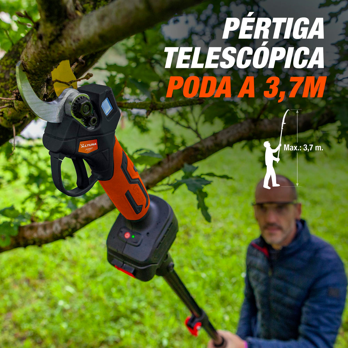 Altuna Kit de Poda a Batería de Titanio - Motosierra a Batería + Tijeras de Podar Eléctricas + Pértiga Telescópica - Incluye 2 Baterías - Pértiga de 1,63m para Poda en Altura - Con Cargador y Gafas