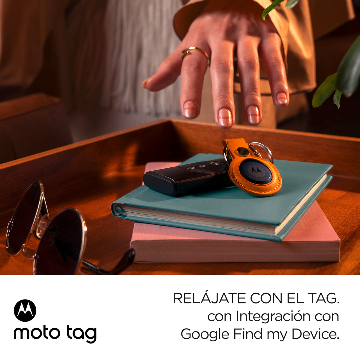 Motorola Moto Tag, fácil de configurar y localizar, protección Frente al Seguimiento no Deseado, Bluetooth y precisión UWB, autonomía 1 año, protección bajo Agua, Pack de 4 (Azul y Verde)