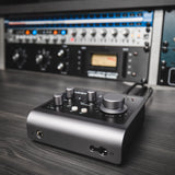 Interfaz de audio Audient iD4 MKII, Preamplificador de micrófono de consola clase A (USB-C de alta velocidad, mezcla de monitor y función de panorámica, compatible con Mac/PC/iOS), Negro