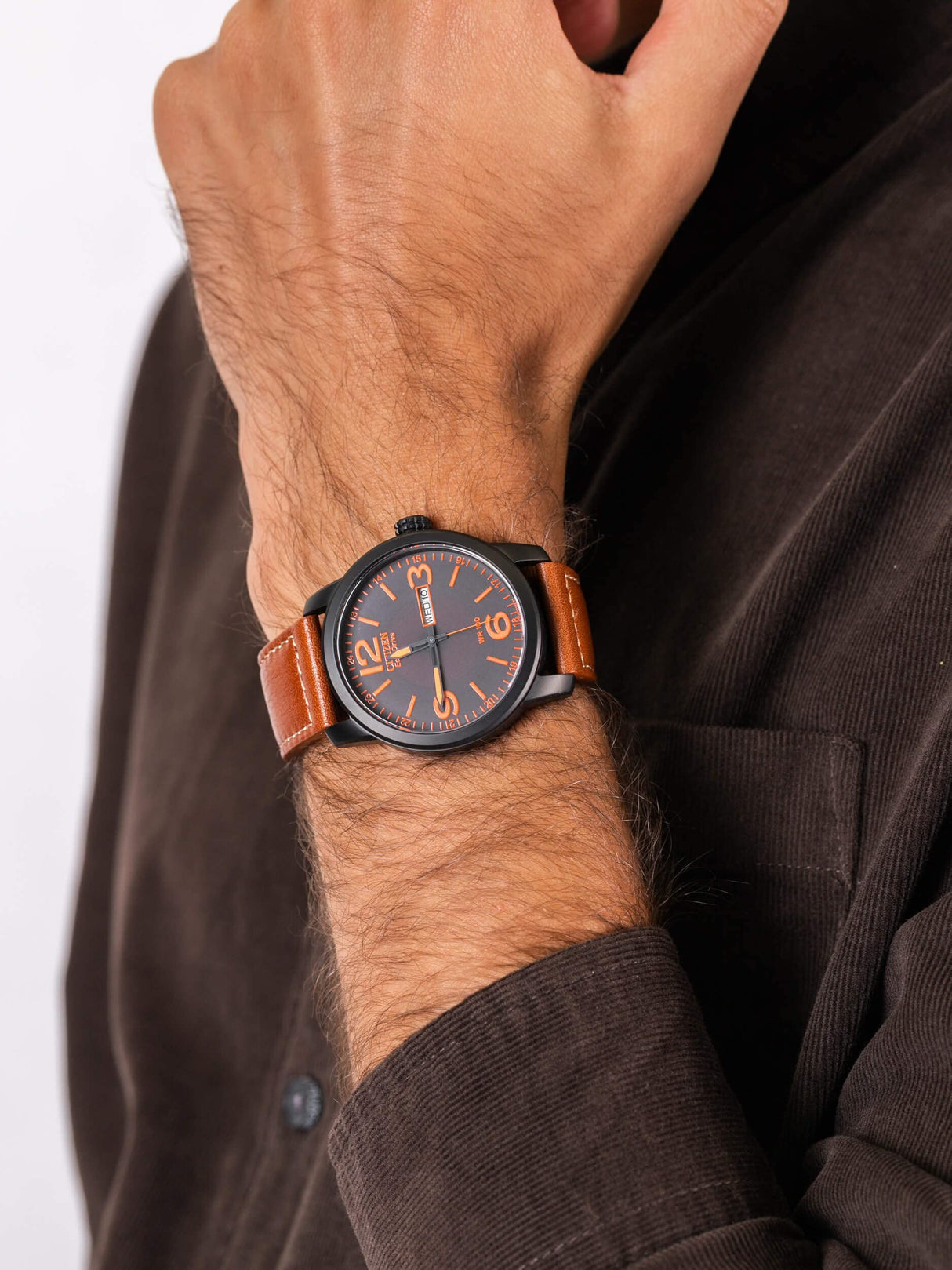 Citizen Reloj Analógico para Hombre de Eco-Drive con Correa en Cuero BM8476-07EE