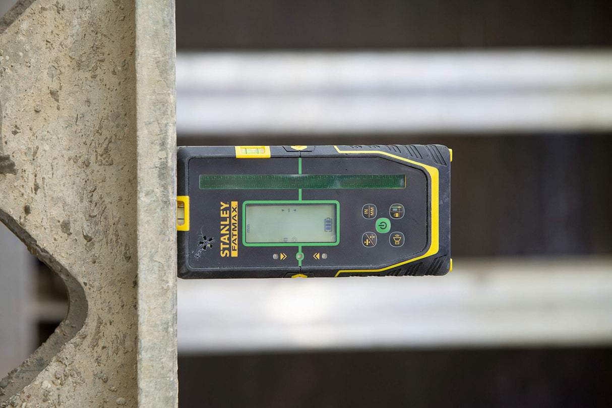 Stanley FatMax - Receptor láser giratorio para láser verde, gran alcance de trabajo: diámetro 600 m, radio 300 m, 2 niveles de precisión, ventana receptora extragrande, color negro y amarillo