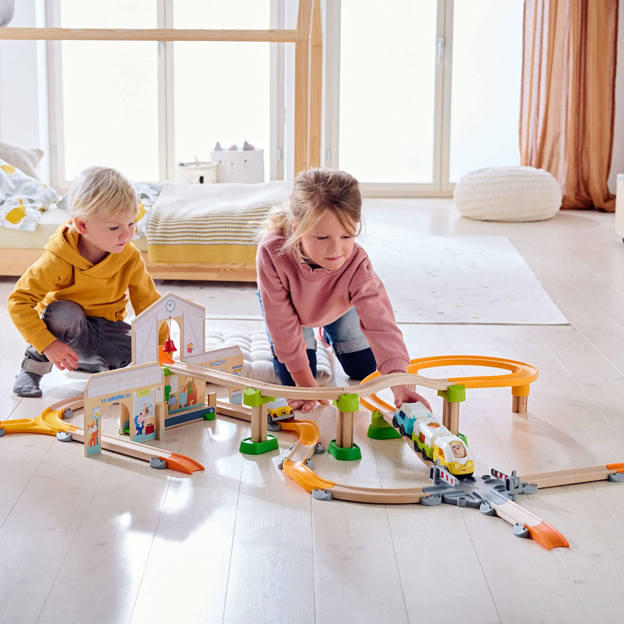 HABA 306745 Kullerbü – Spielbahn Bahnhof, Primera Pista de Bolas a Partir de 2 años, Multicolor