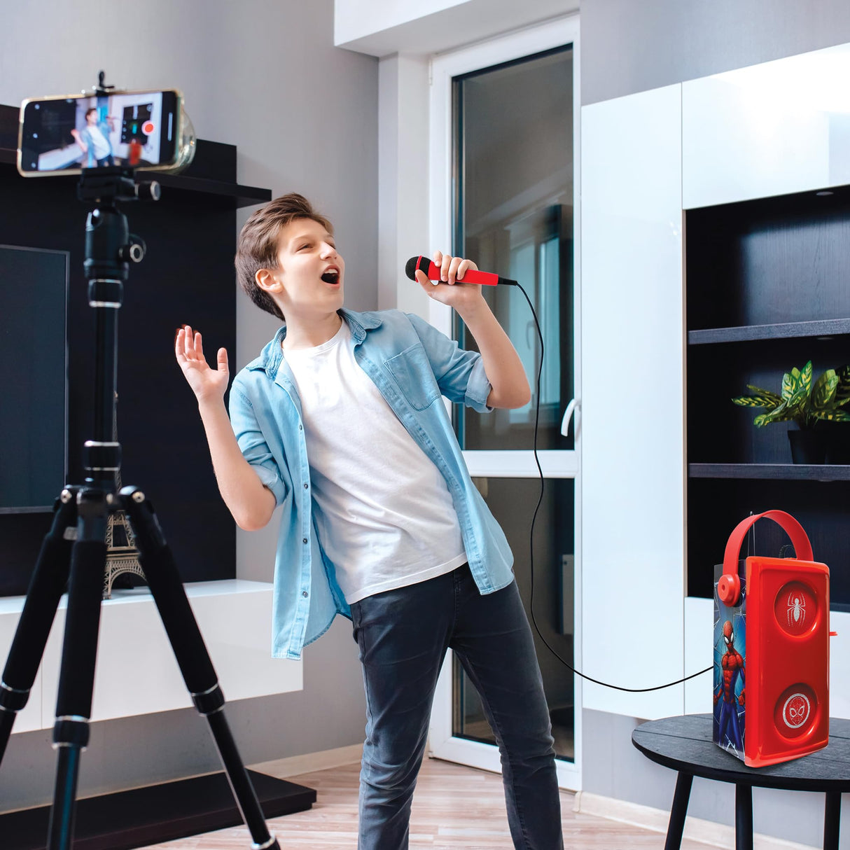 LEXIBOOK, Marvel Spider-Man, Altavoz Bluetooth® inalámbrico Luminoso con micrófono, Efectos de luz Multicolores, Ranura para Tarjeta SD/TF, Batería Recargable, Rojo, BTP185SPZ