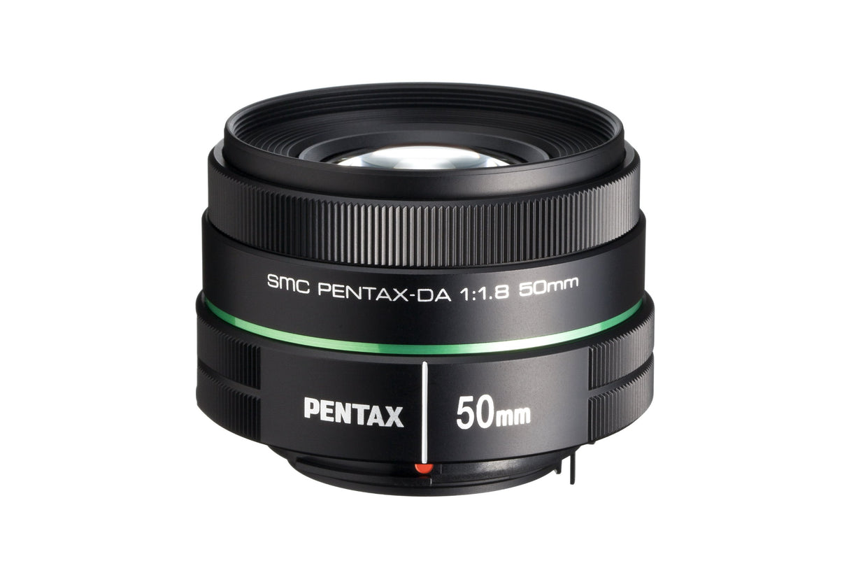 Pentax Smc DA 50 mm F/1.8 Objetivo con Focal 76.5 mm (Equivalente en 35 mm) Increíble Valor de Apertura F y Diafragma Circular para un Bonito Efecto Bokeh en Retratos y Paisajes Ligero, Negro