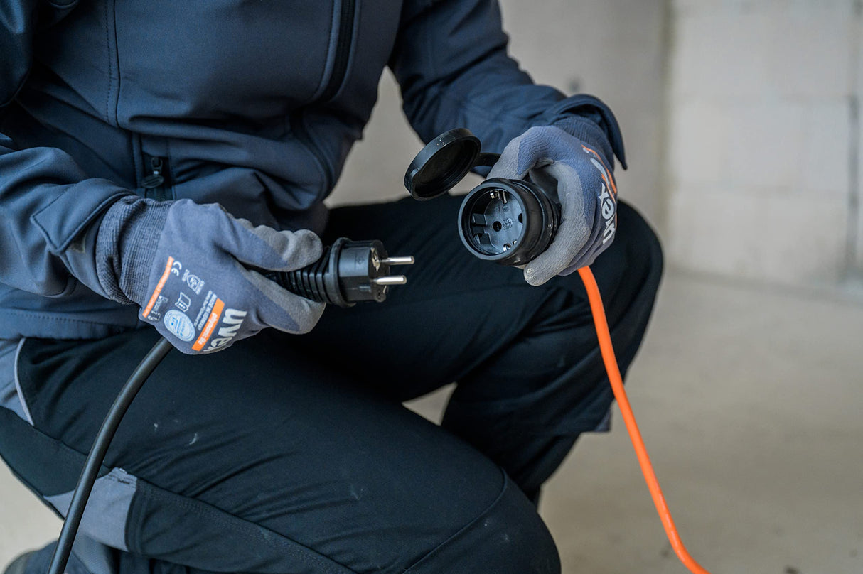 Brennenstuhl Cable de extensión BREMAXX (Cable de 20 m en Naranja, para Uso en Exteriores de Corta duración IP44, Cable de alimentación utilizable hasta -35 °C, Resistente al Aceite y a los Rayos UV,