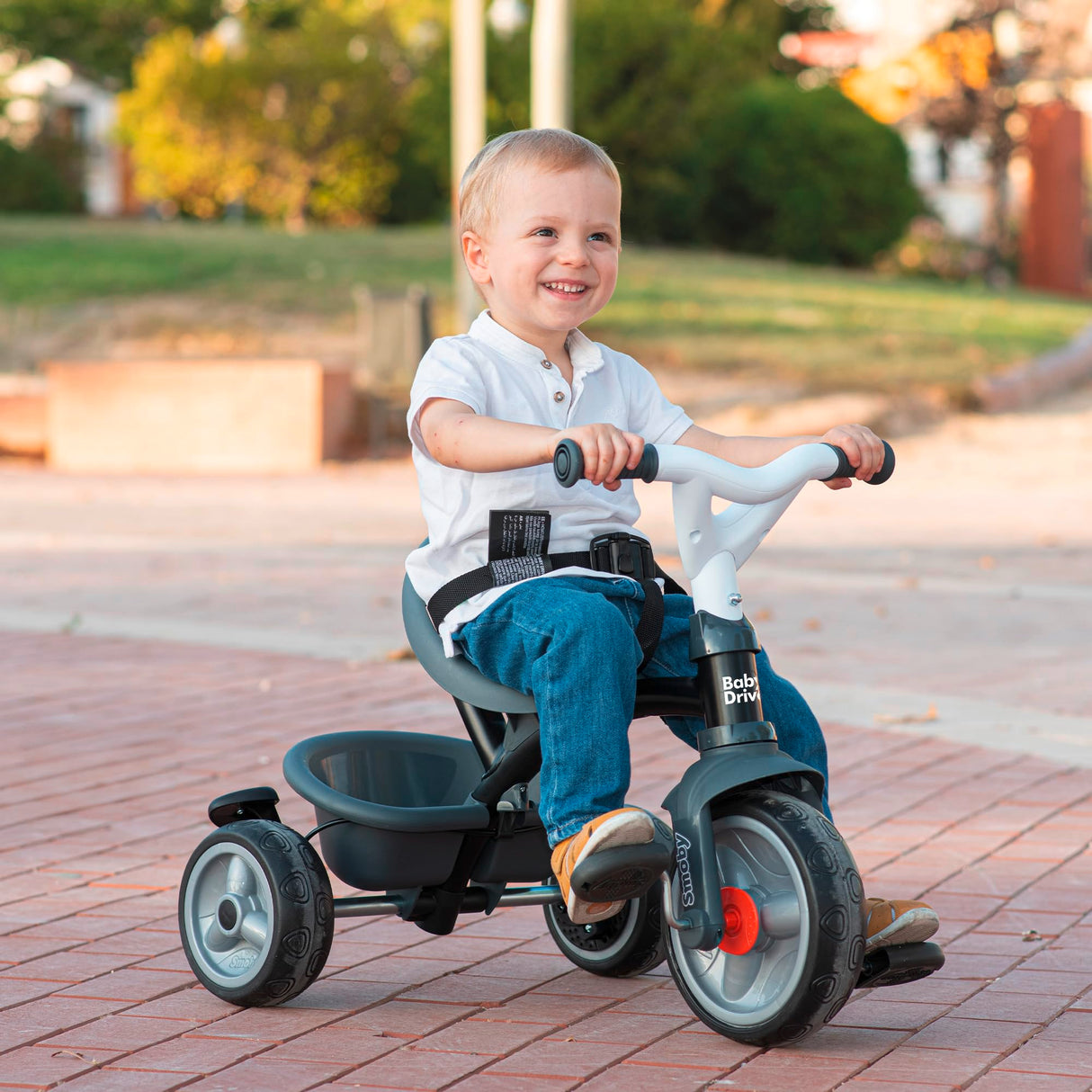 Smoby - Triciclo Baby Driver Confort Gris 3 en 1 Progresivo, Sostenible, Freno de Estacionamiento, Barra Parental Ajustable, Volante con Claxon, Desde 10 Meses hasta 3 Años (7600741503)