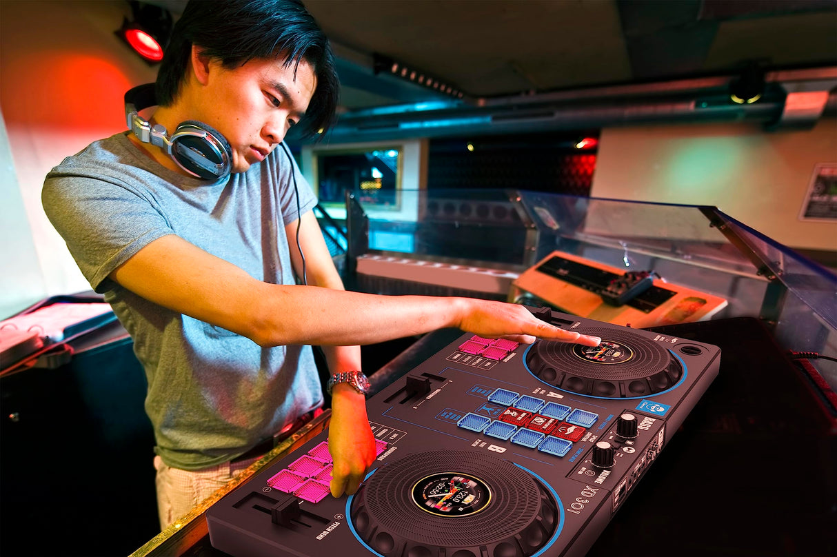 Cefa Toys - Estación de Dj Portátil con Altavoces y Control Espacial 14 en 1, Con Tocadiscos, Crossfader y Más de 144 Combinaciones de Mix, Incluye Reproductor de Bluetooth y USB y Batería Recargable