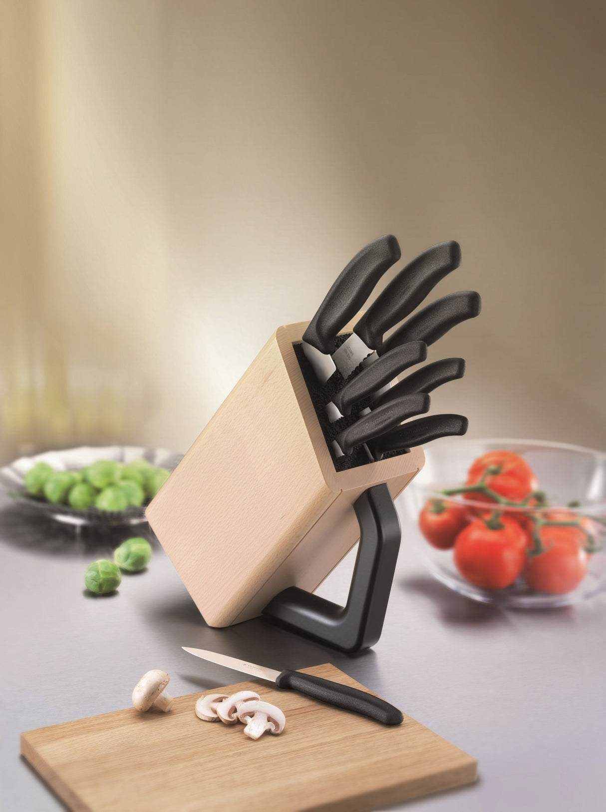 Victorinox Swiss Classic Bloque de cuchillos, relleno, 8 piezas, almacenamiento de cuchillos, diseño elegante, madera