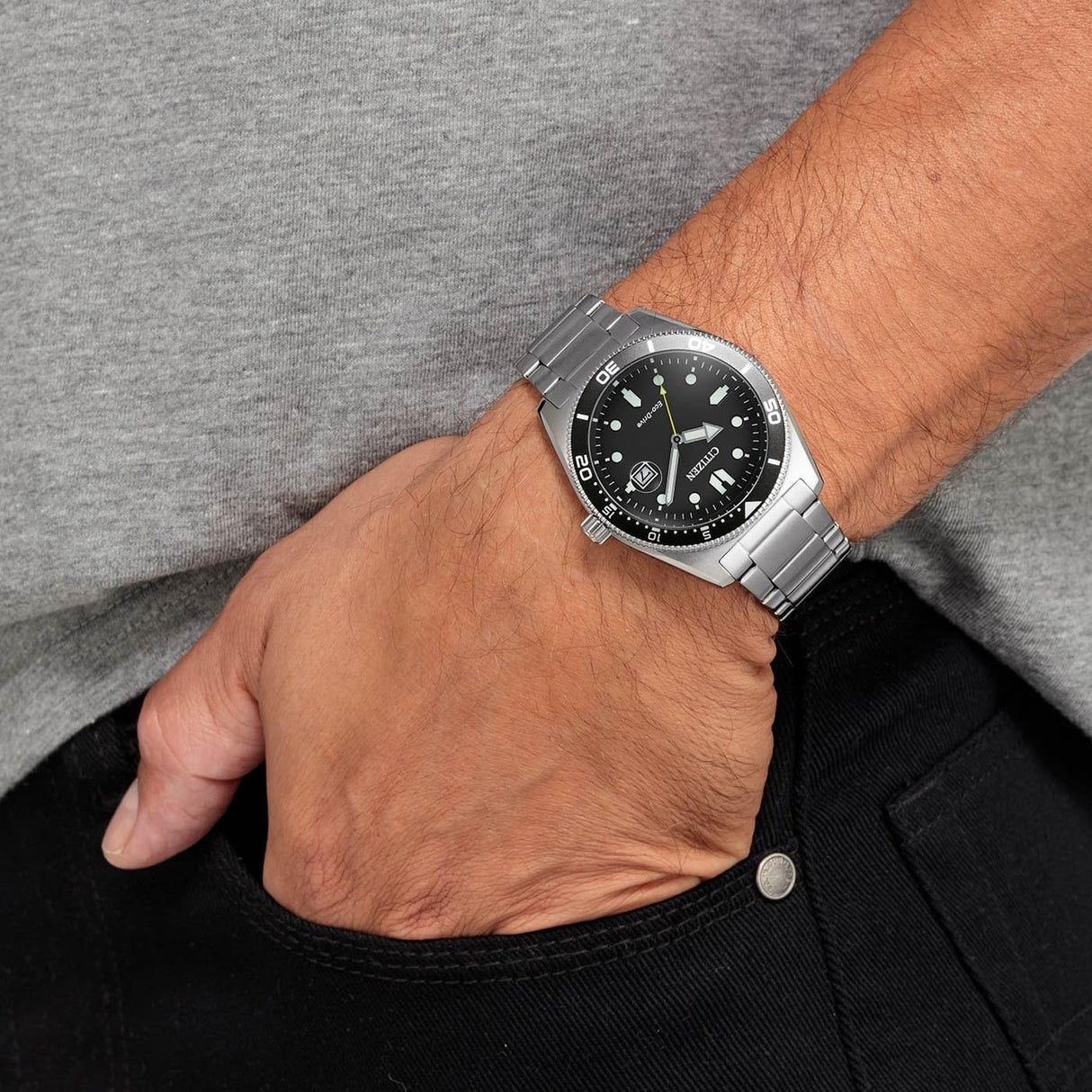 Citizen Reloj Analógico para Hombres de Cuarzo con Correa en Acero Inoxidable AW1760-81E