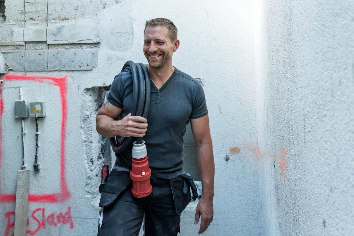 Brennenstuhl Professional Cable alargador CEE IP44 (Cable de 10m, Enchufe y Acoplamiento CEE, CEE 400V/63A, para Obras y Trabajo con Alta tensión, Fabricado en Alemania)
