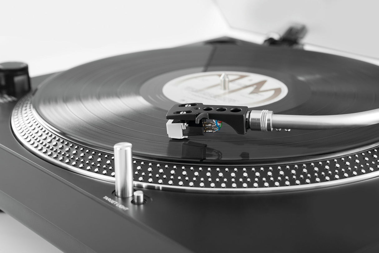 TechniSat TECHNIPLAYER LP 300 - Tocadiscos profesional USB (con función Scratch y digitalización, velocidad de rotación: 33/45 rpm, accionamiento directo controlado por cuarzo), color negro
