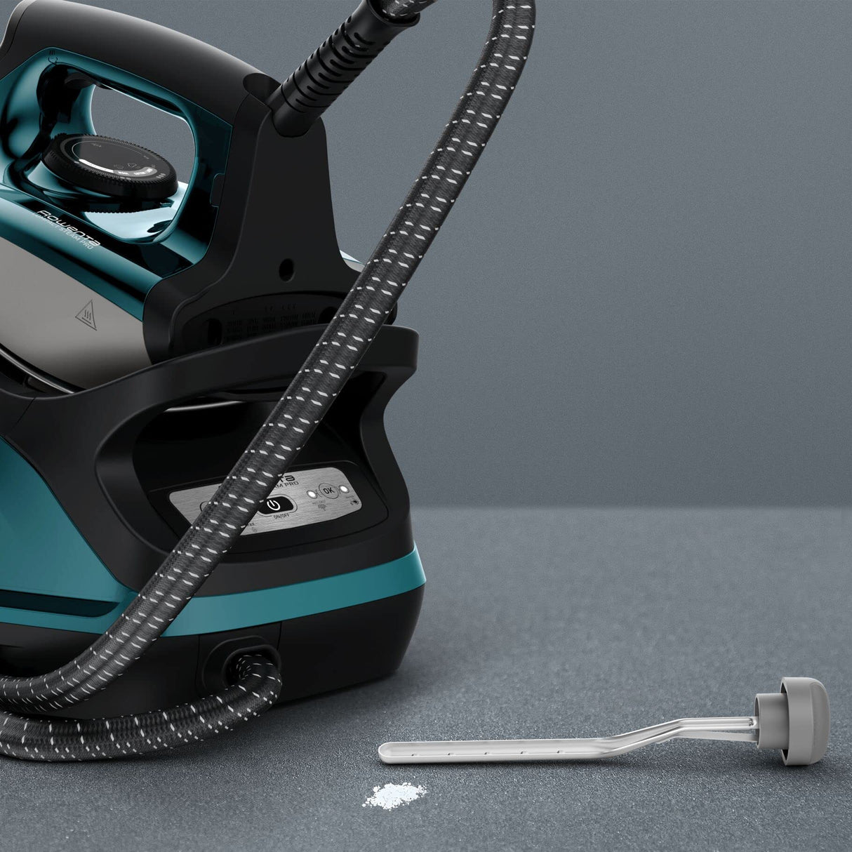 Rowenta Compact Steam Pro DG7623 Centro de planchado, 6.3 bares de presión, golpe de vapor de 325 g/minuto, suela antiarañazos deslizante, sistema eco, Color Azul/Negro
