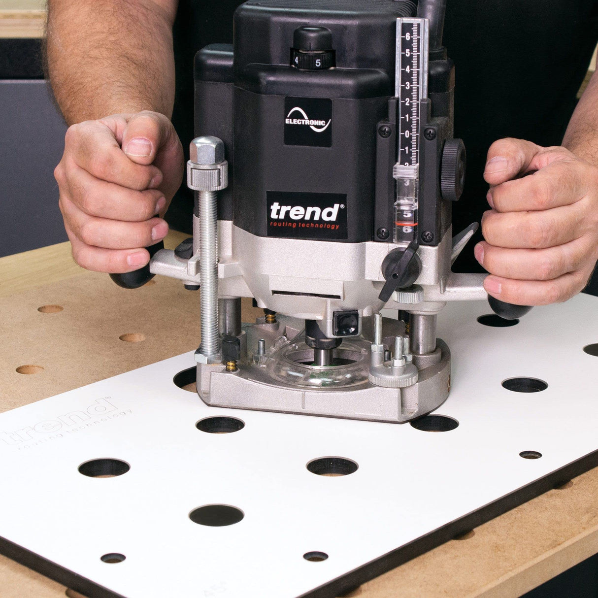 Trend Plantilla de enrutamiento de mesa multifuncional, encimeras estilo MFT, compatible con enrutador de inmersión, material duradero, radios de esquina y corte de extremo de 45 grados, MFT/JIG