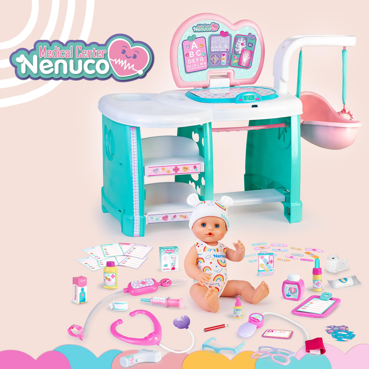 Nenuco Centro Médico, Muñeco Bebé de 35 cm y Cuerpo Duro, 20 Accesorios Realistas para Revisar al Bebé, Revisión de Vista, Área de Cuidados Intensivos y Mucho más, +3 Años, Famosa (NFNA1000)