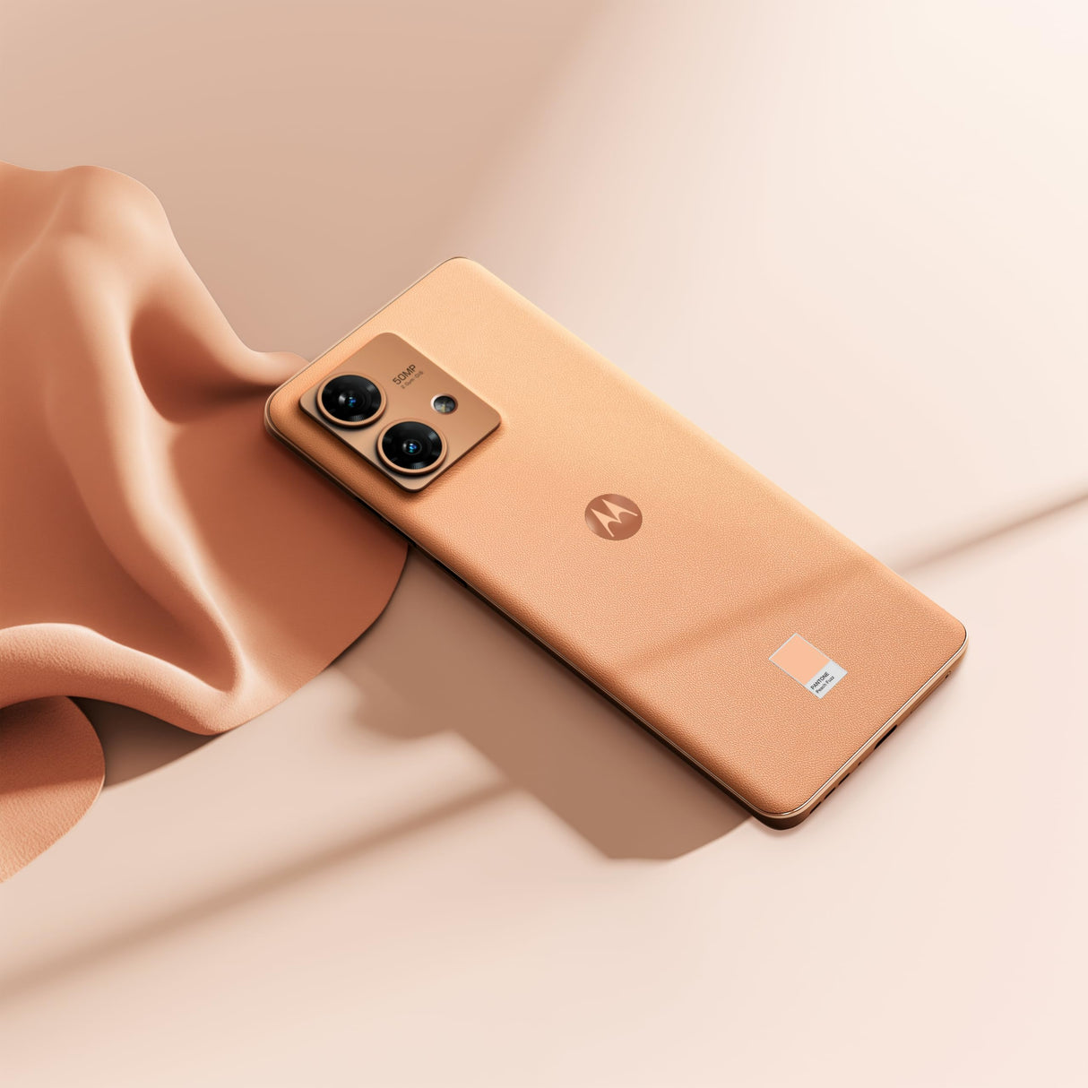 Motorola Edge 40 Neo Teléfono Inteligente, 12/256 Gb, 6.55" pOLED 144Hz, IP68, 50Mp Ultra Pixel, Carga 68W Turbopower, Dolby Atmos, Android 13, 5000 Mah, Dual Sim, Peach Fuzz, Versión ES y PT