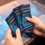Caja de sobres de juego de Asesinatos en la mansión Karlov, de Magic: The Gathering - 36 sobres, 504 cartas de Magic, Versión en Español