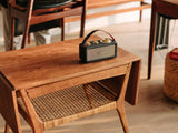 Sangean RA-101 Black Gold. Diseño Retro de Madera y Piel sintética. Bluetooth 5.0. Autonomía 19 Horas con una Carga Completa. AUX-in para Fuentes de Audio externas.
