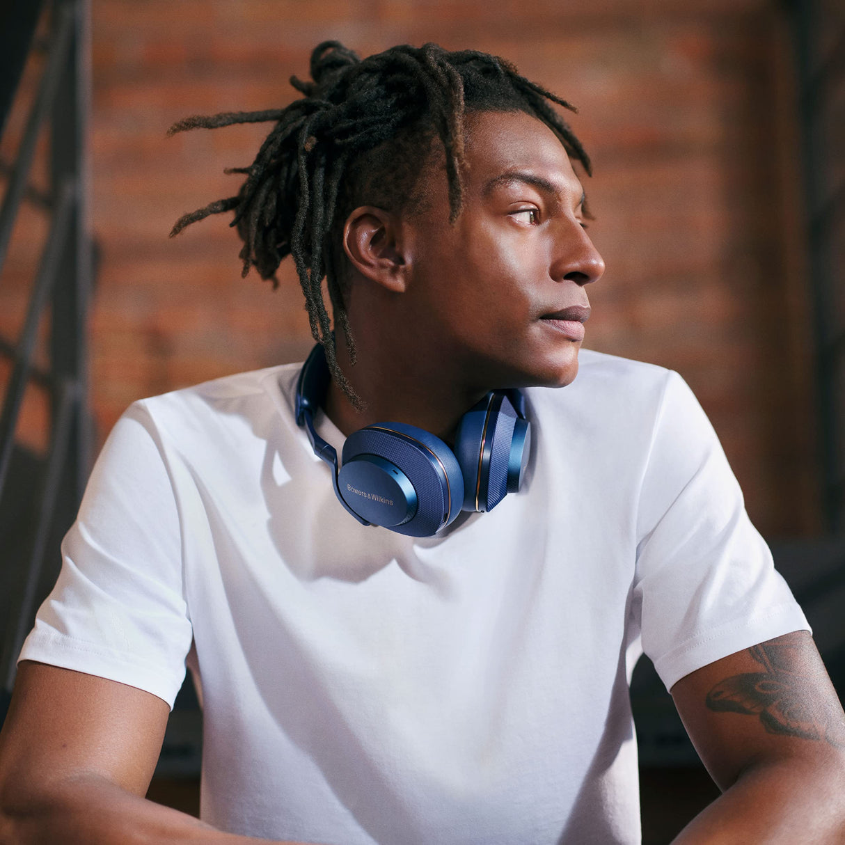 Bowers & Wilkins PX7 S2 - Auriculares inalámbricos con cancelación de Ruido con Bluetooth 5.0 y Carga rápida, 30 Horas de reproducción y micrófono Integrado, Color Azul